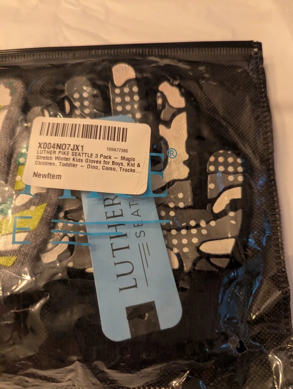 Luther Pike Seattle 3-Pack Magic Stretch Gloves Boys Dinosaur, Camo, Trucks New